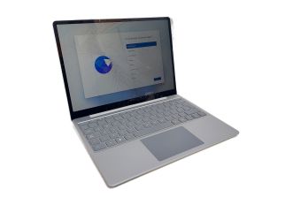 Damaged Microsoft Surface Go 2, i5-1135G7, 4GB DDR4, 128GB SSD, 12.4
