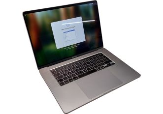 Apple MacBook Pro (16-Inch, 2019) A2141, i7-9750H, 16GB DDR4, 512GB SSD, Radeon