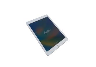 Apple iPad 5th Gen Wifi, A1822, Gold, 32GB (2)