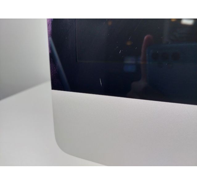 Apple iMac (21.5-inch, Late 2015), Intel i5-5250U, 250GB SSD, 8GB RAM PC