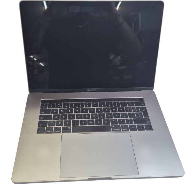 Faulty Apple MacBook Pro, i7-6820HQ, 16GB DDR3, 500GB SSD, 15