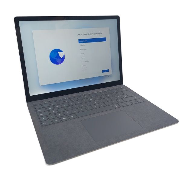 Damaged Microsoft surface 5, i5-1245U, 8GB DDR5, 256GB SSD, 13.6
