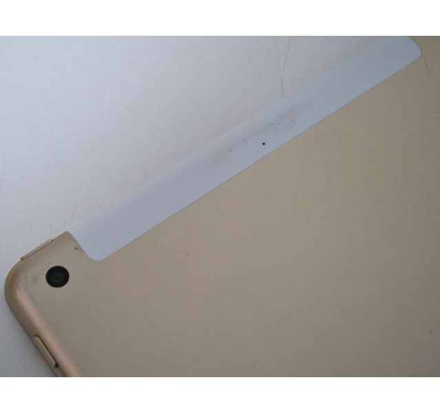 Apple iPad 5th Gen, Cellular, A1823, Gold, 32GB, Grade C