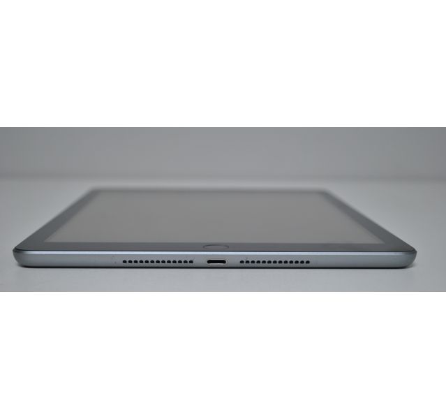 Apple iPad 6th Gen, A1893,Space Grey,32GB, Grade D