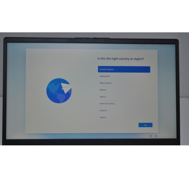 Faulty Lenovo 82TT Laptop,i7-1255U,16GB DDR4,256GB SSD 15.6