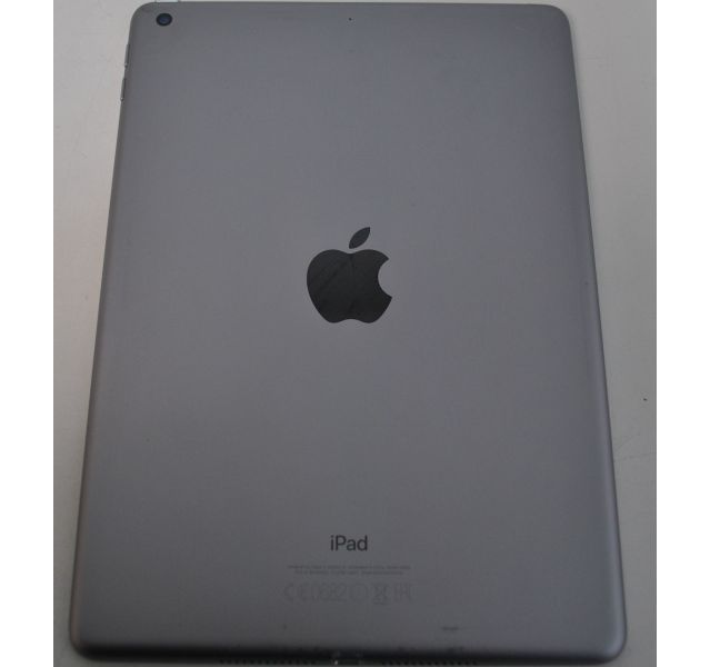 Apple iPad 5th Gen Wifi,A1822,Space Grey,32GB,Grade C (Dust under glass)