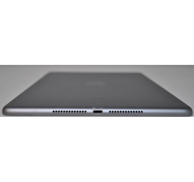 Apple iPad 5th Gen Wifi,A1822,Space Grey,32GB,Grade C (Dust under glass)