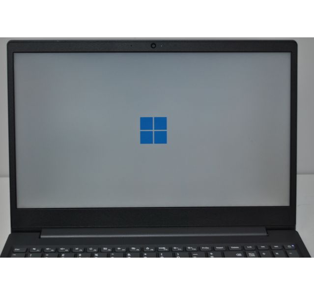 Faulty Lenovo V15-ADA 82C7 Laptop,3500U,6GB DDR4,256GB NVMe SSD 15.6