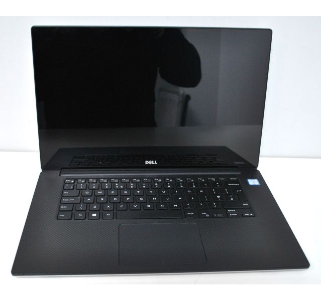 Dell XPS 15 9560 Laptop, i7-7700HQ, 32GB DDR4, 1TB SSD, Win 11, 15.6